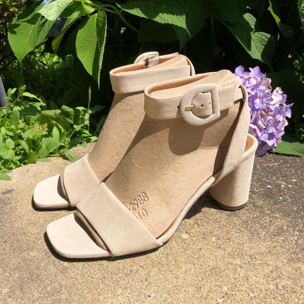 Vionic Zinfandel Cream Champagne Leather Block Heeled Sandals